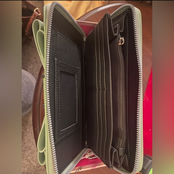 New Betsey Johnson Zip Around Wallet Wristlet NWT - Picture 5 of 7